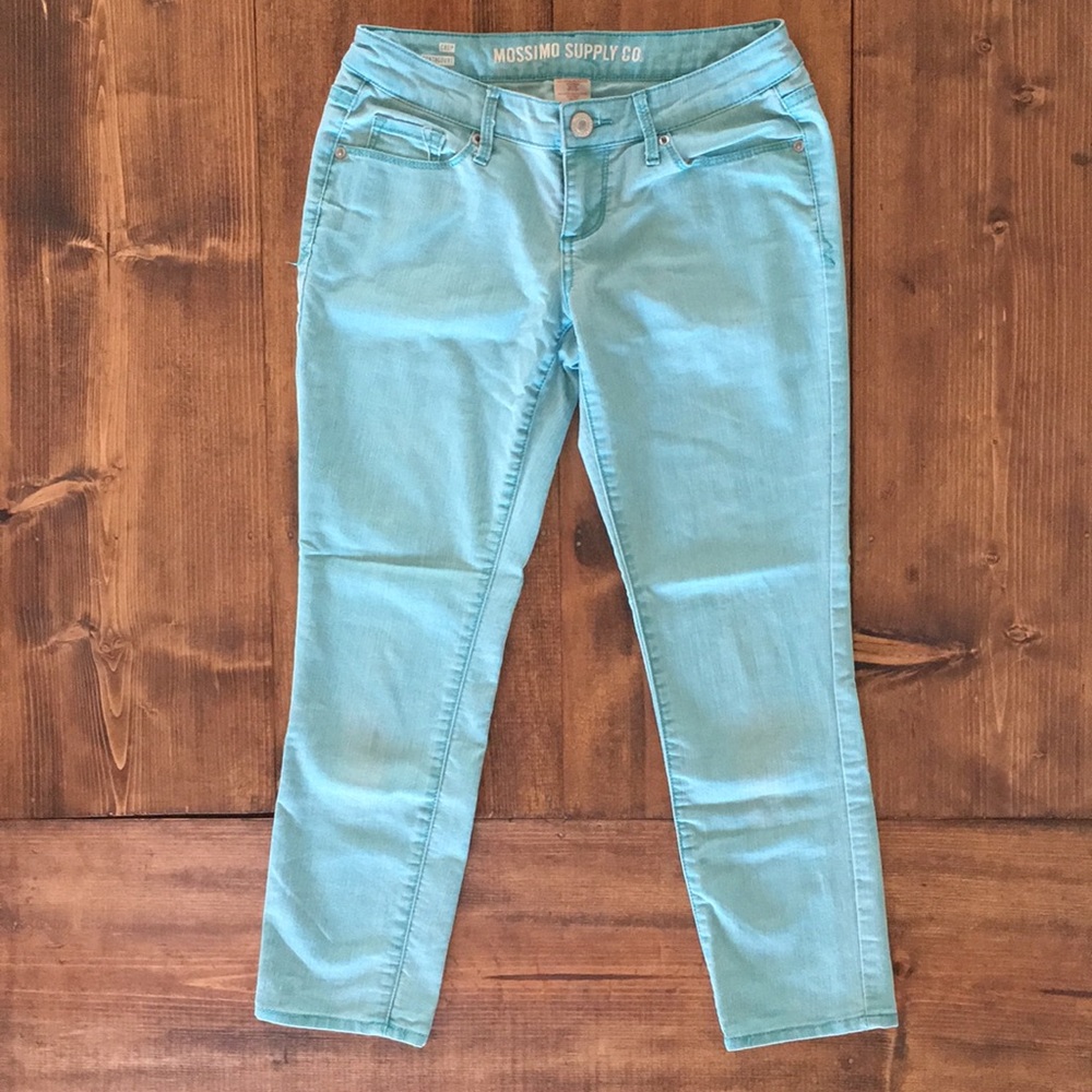 LIGHT BLUE CAPRIS PANTS